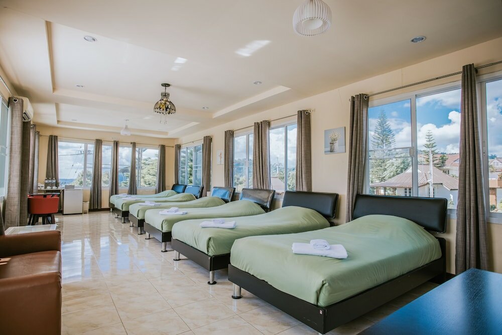 Family Room, Multiple Beds, Non Smoking, Poolside