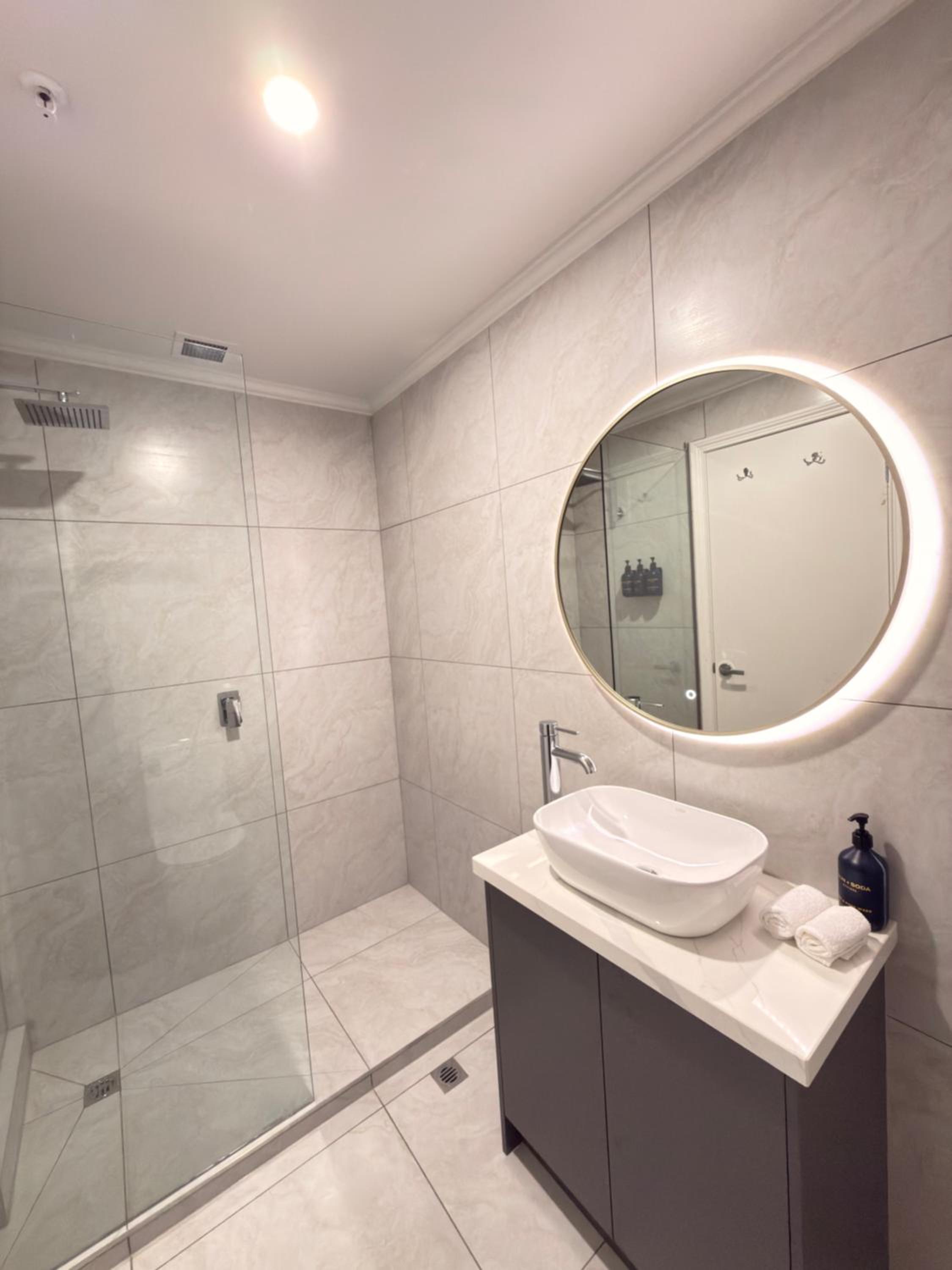 Superior Premier King Apartment - Non-Smoking