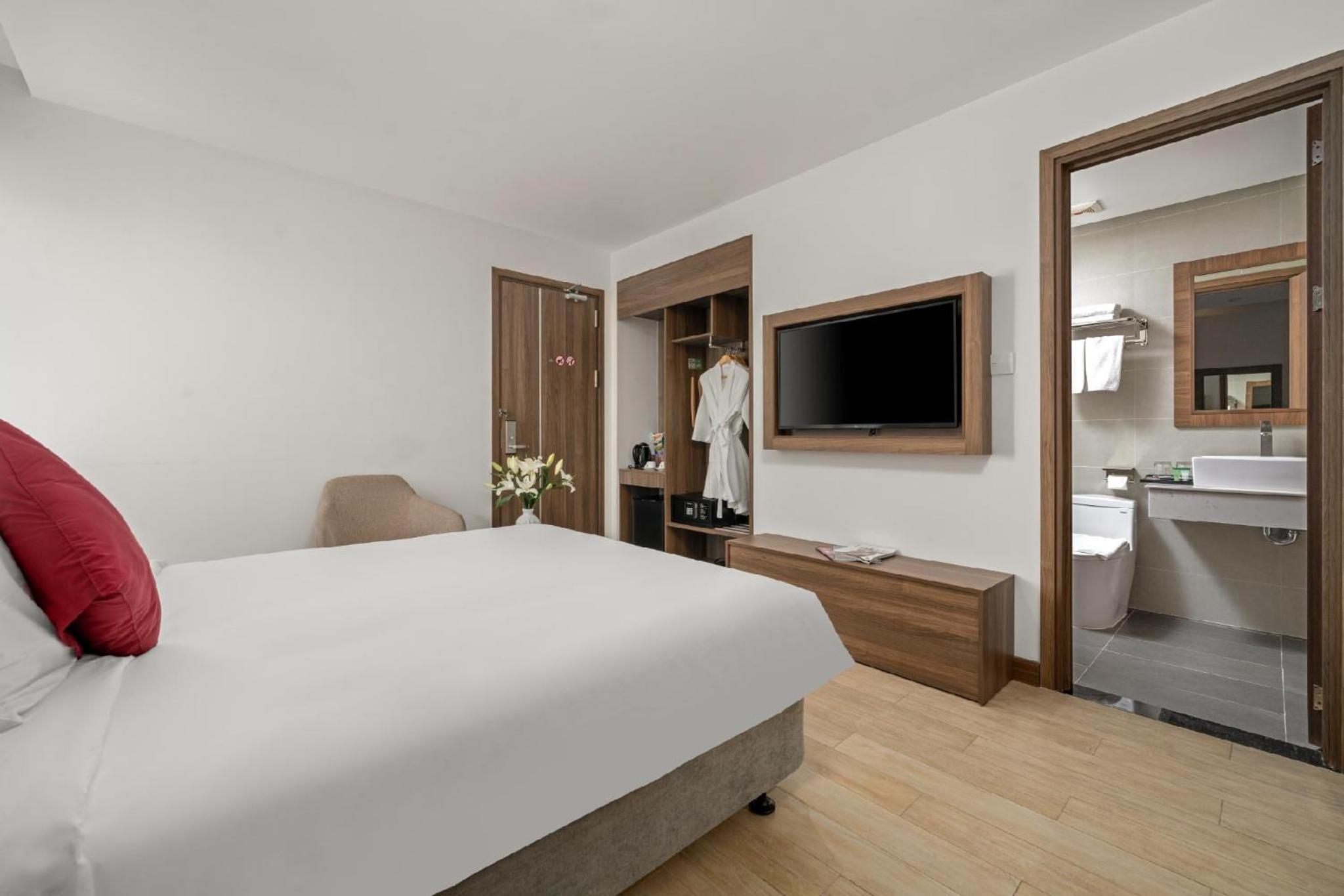 Deluxe Double or Twin Room with Window