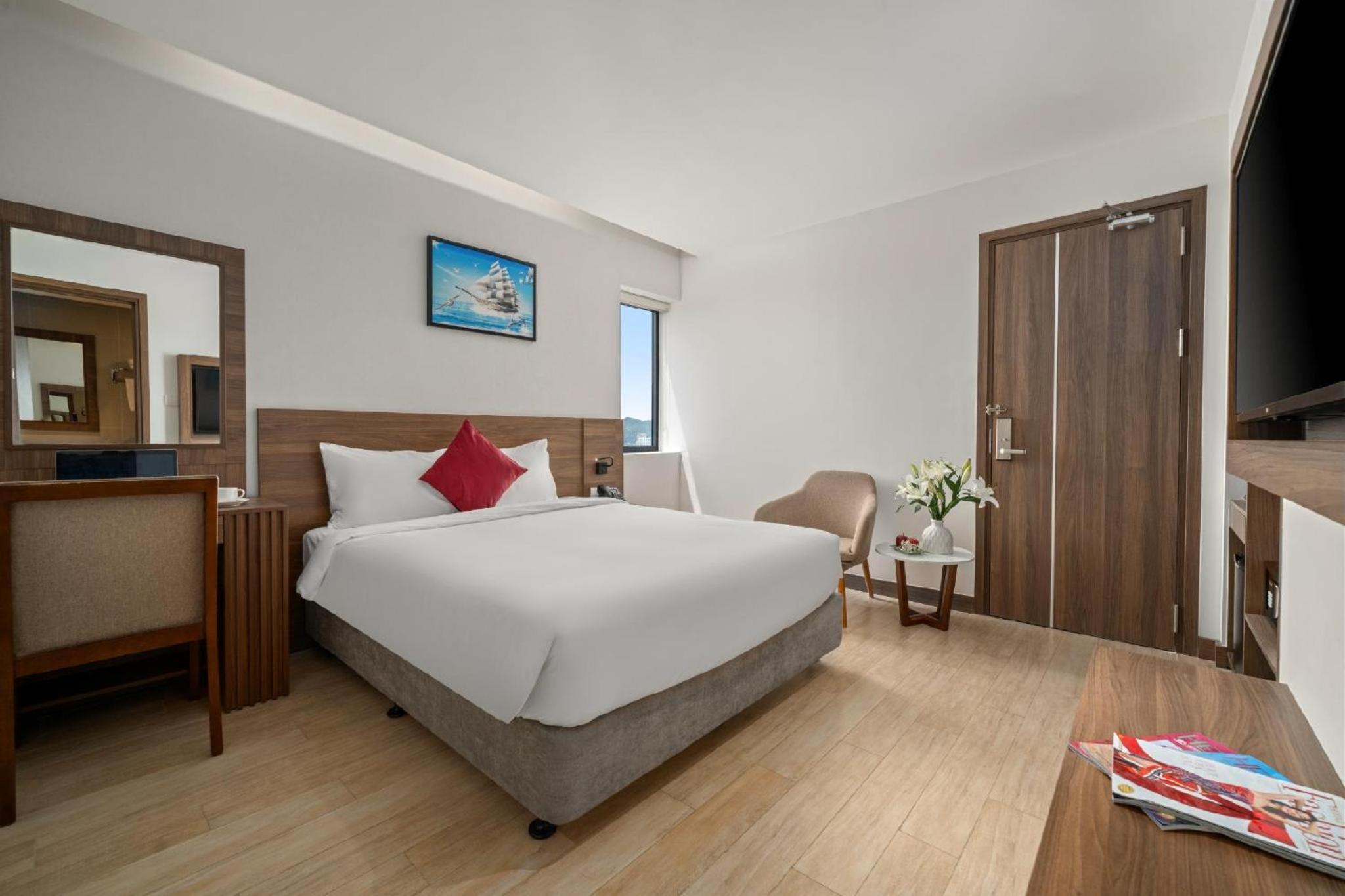 Deluxe Double or Twin Room with Window