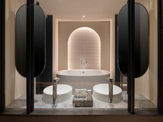 Elite Executive Ocean Suite