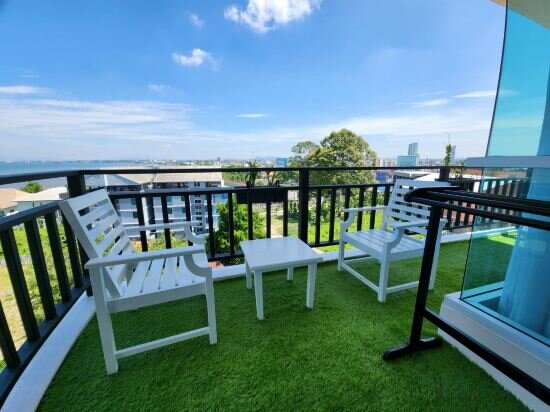 Seaview Suite-One Bedroom With Mini Bar