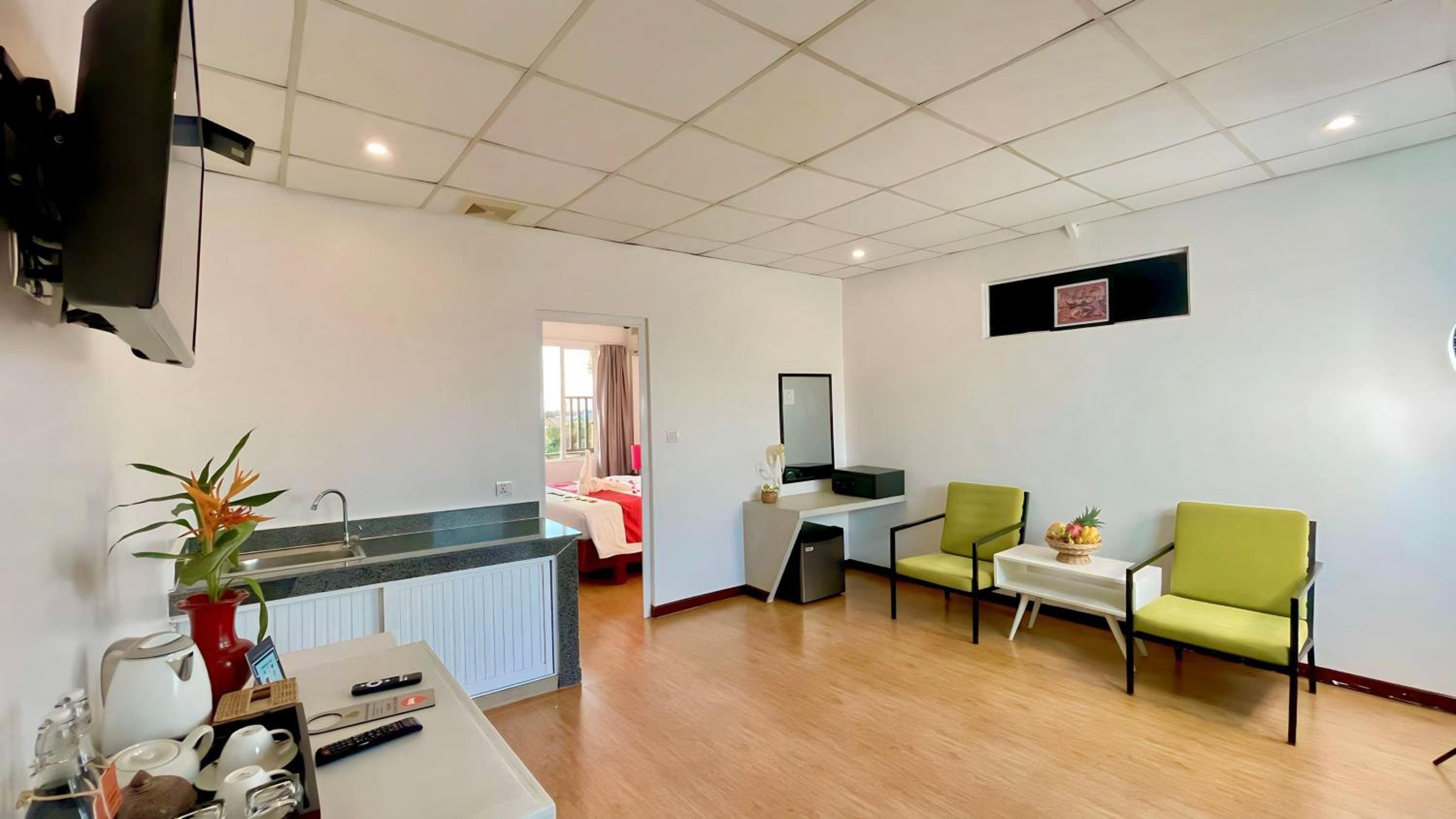 Deluxe Double With Terrace City View - Free Pick Up