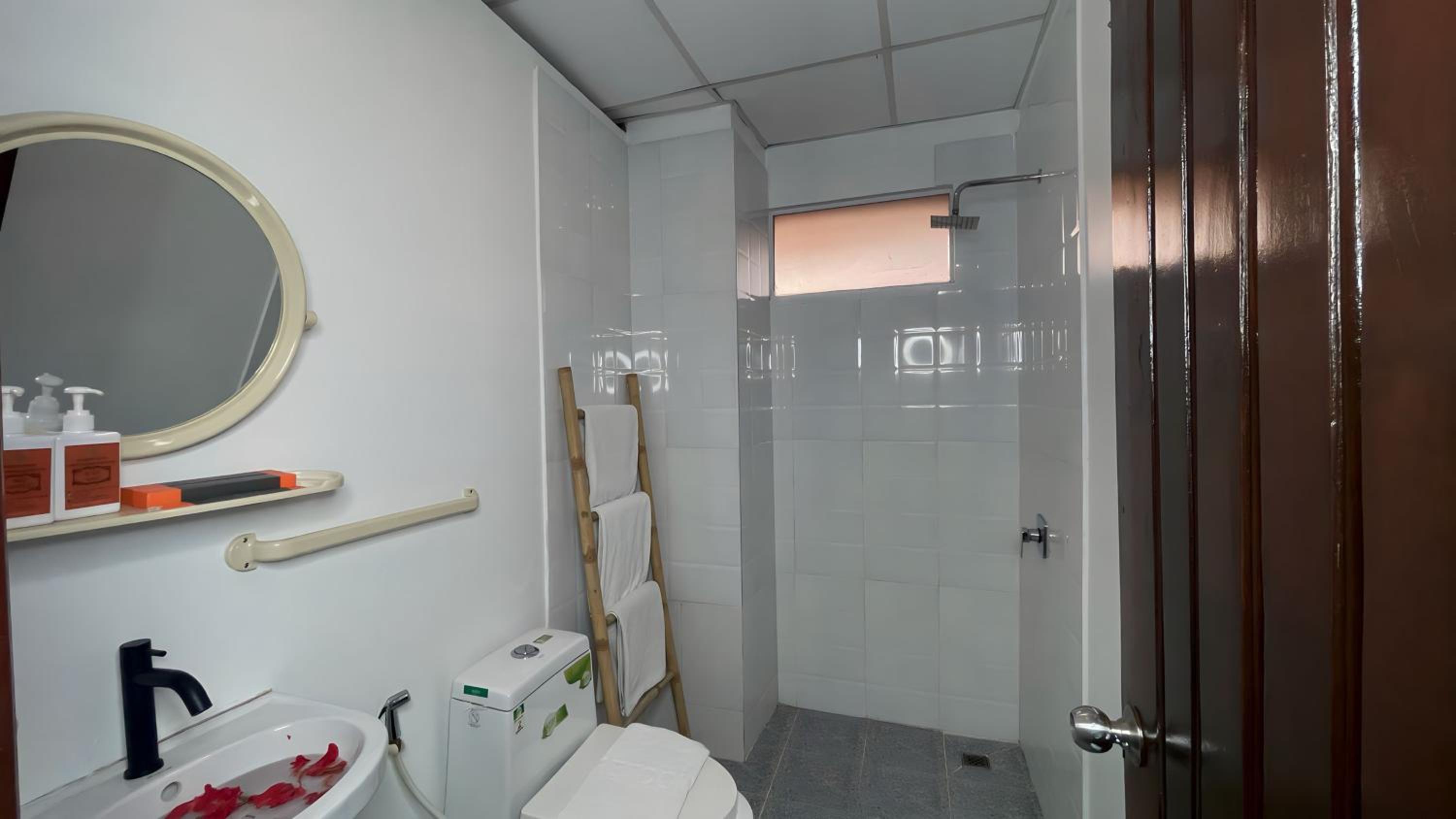 Deluxe Double With Terrace City View - Free Pick Up