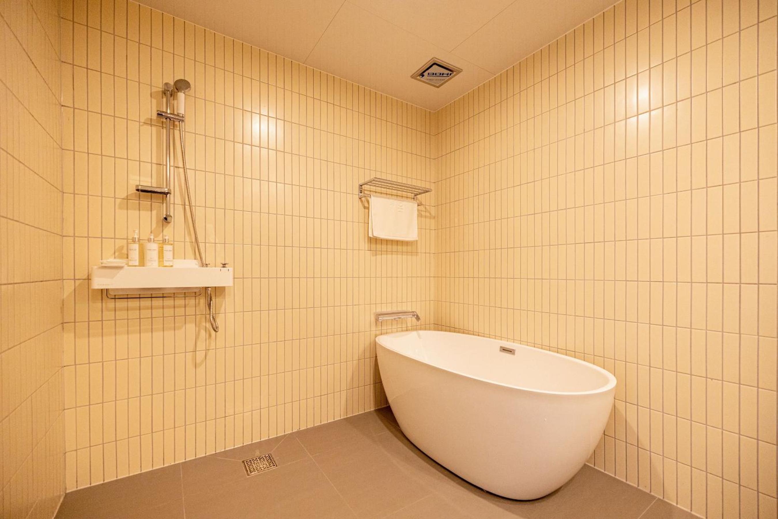 Big Pent Oean Theater