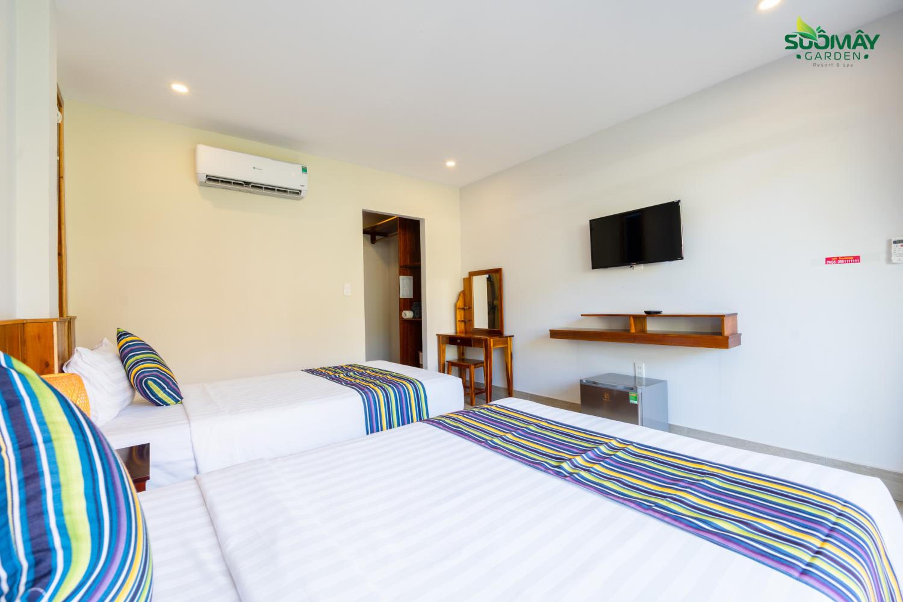 Twin Room with Pool View