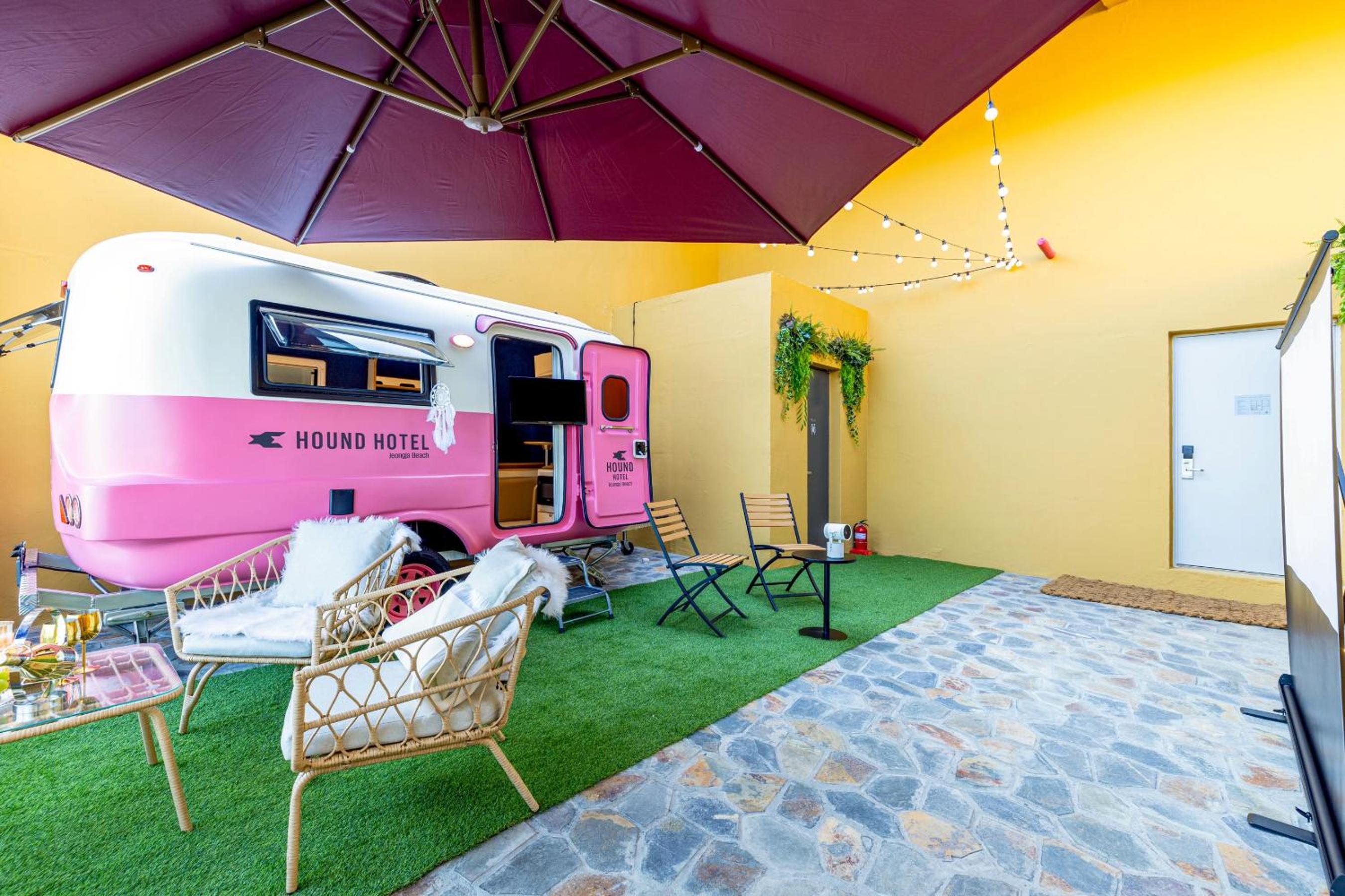 Panoramic Ocean Glamping Caravan