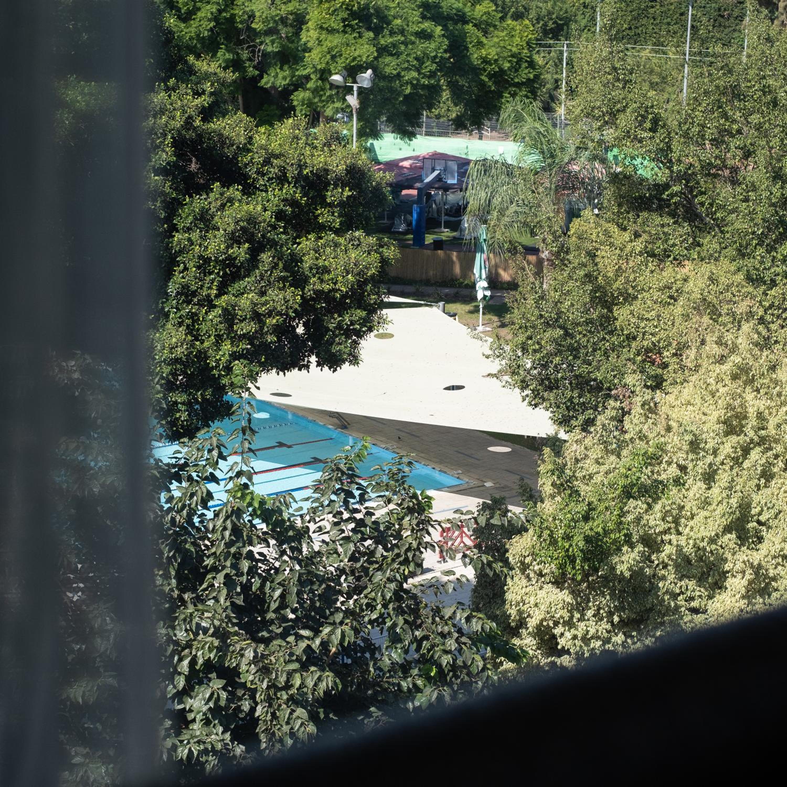 One Bedroom with Balcony 