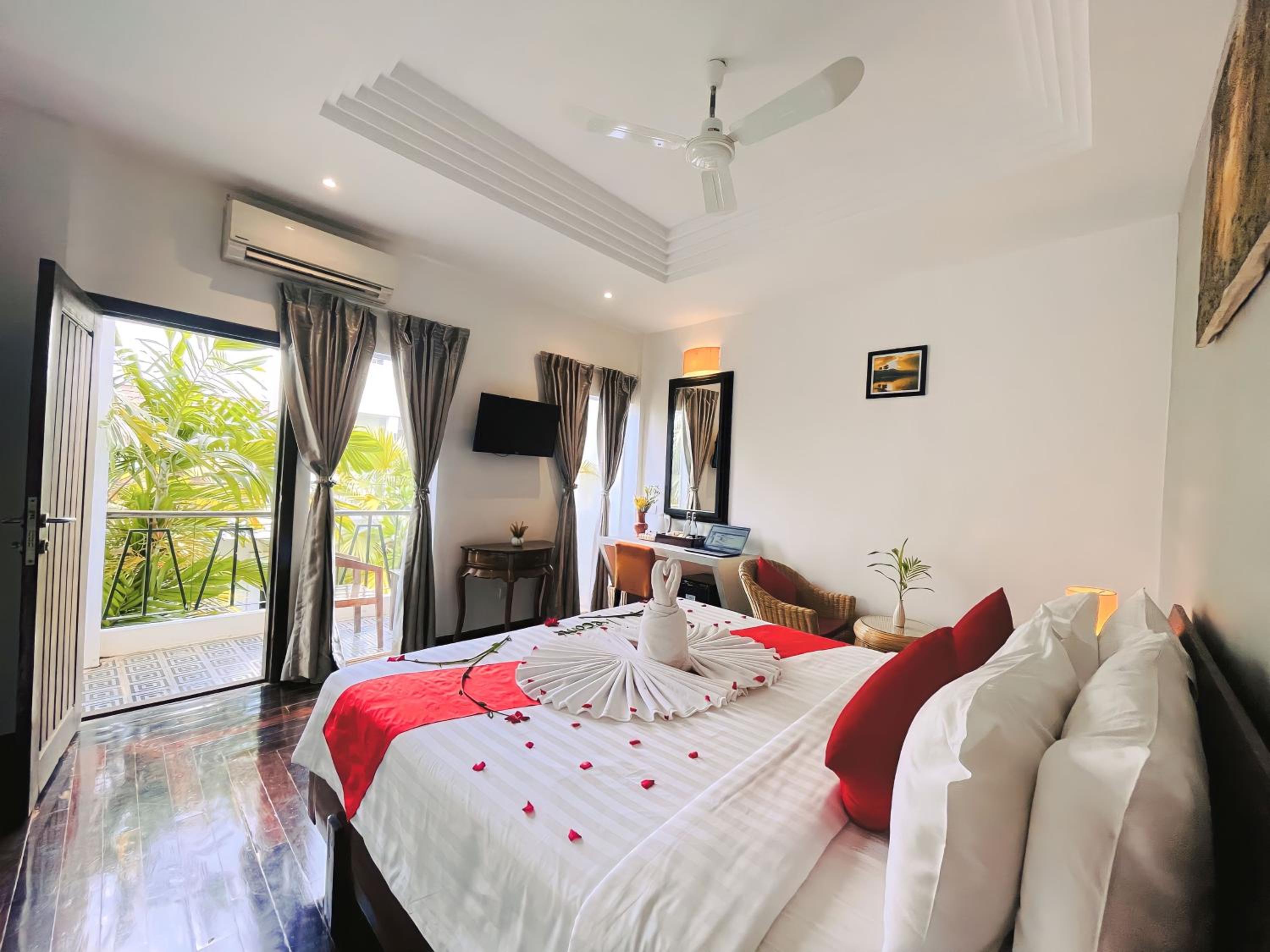 Family Deluxe With Balcony Pool View - Free Pick Up