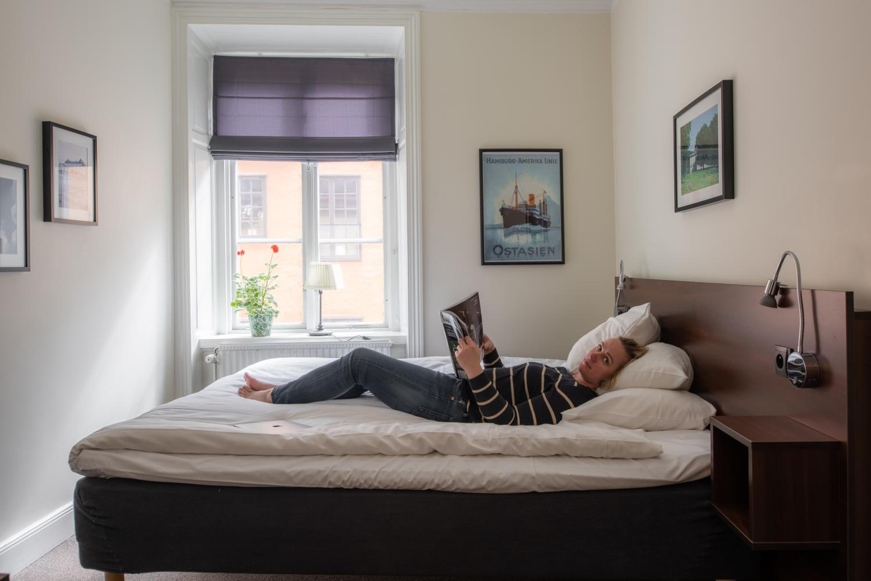 Single Room with Shared Bathroom