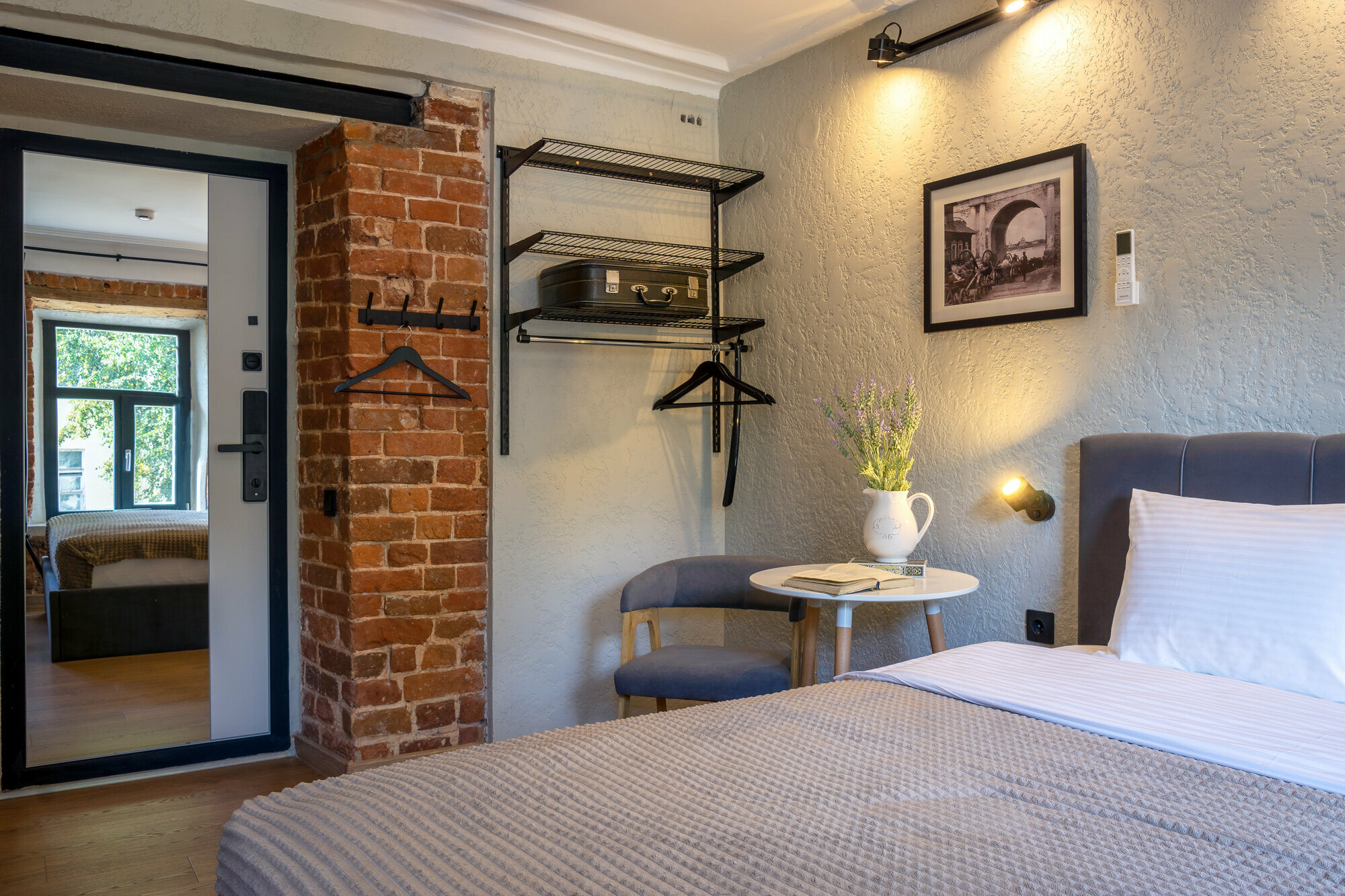 Однокомнатные апартаменты люкс с видом во двор