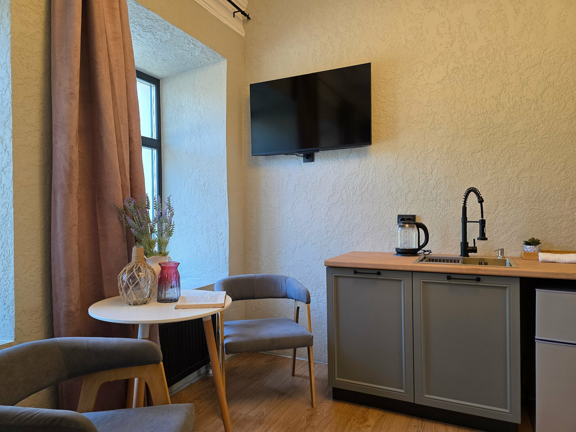 Однокомнатные апартаменты люкс с видом на монастырь