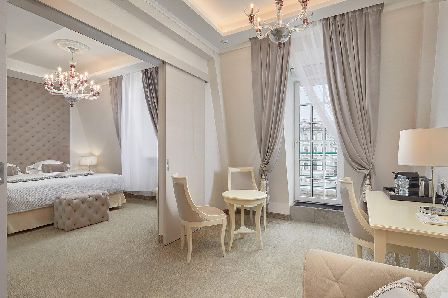 Номер люкс с 1 двуспальной кроватью