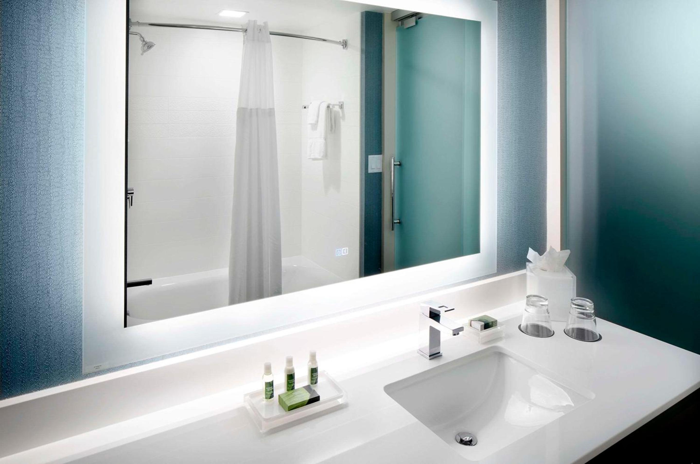 King Suite - Non Smoking