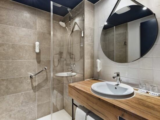 Comfort 4 Beds Room