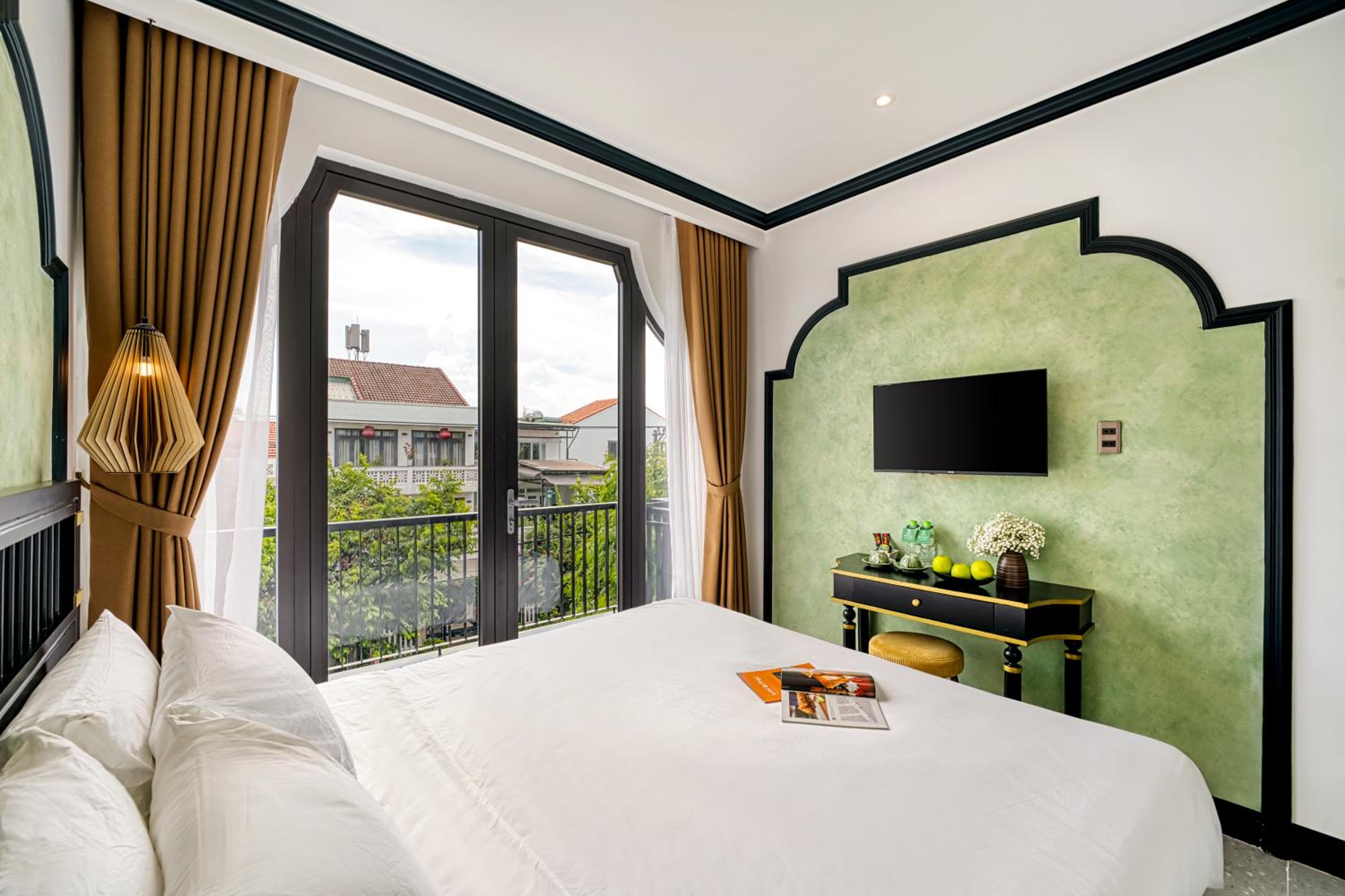 Deluxe Double Room with Balcony