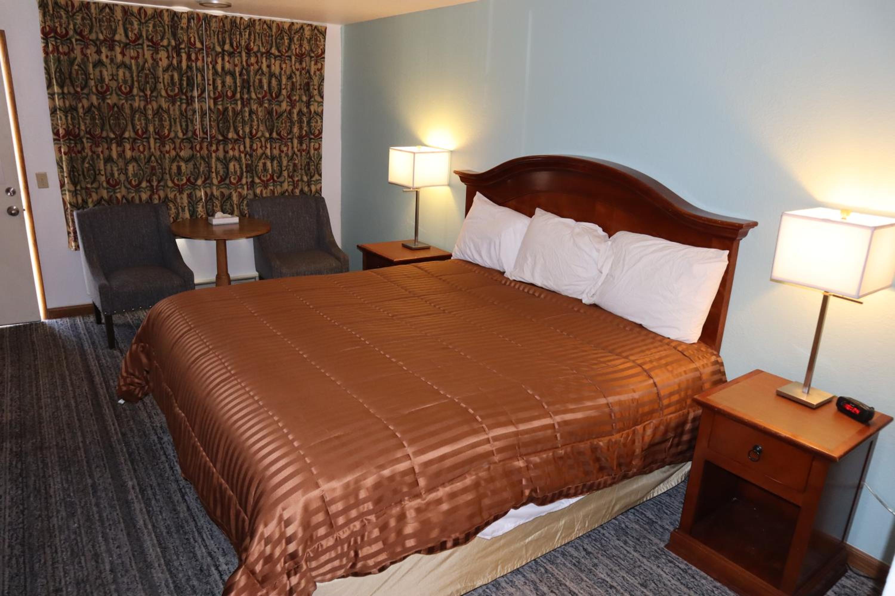 King Room - Non-Smoking