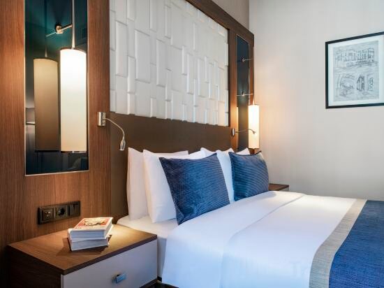 Superior Room With 1 Double Bed, With Balcony