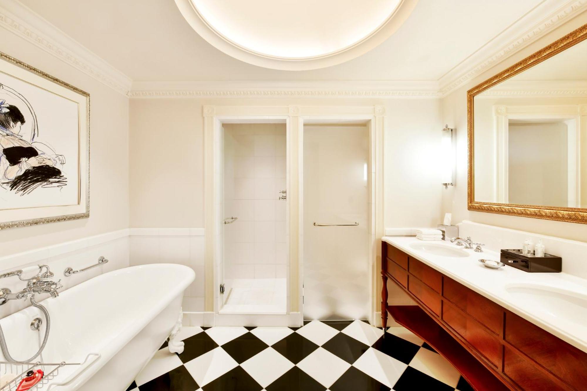 Personality King Suite With Panoramic River View