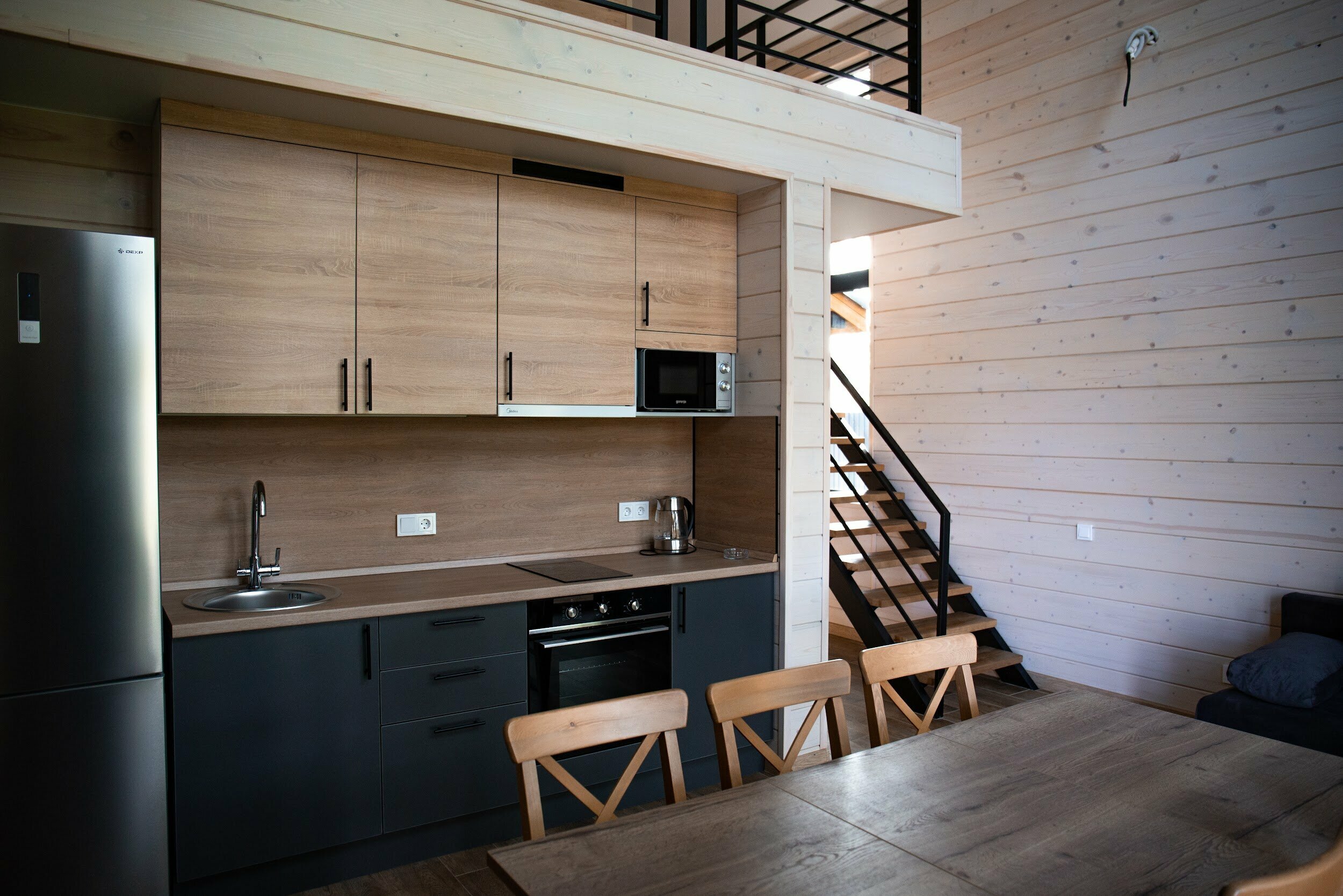 Семейный номер с видом на озеро