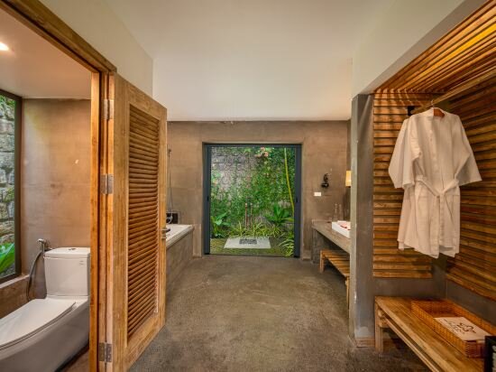 Deluxe Bungalow With Garden View