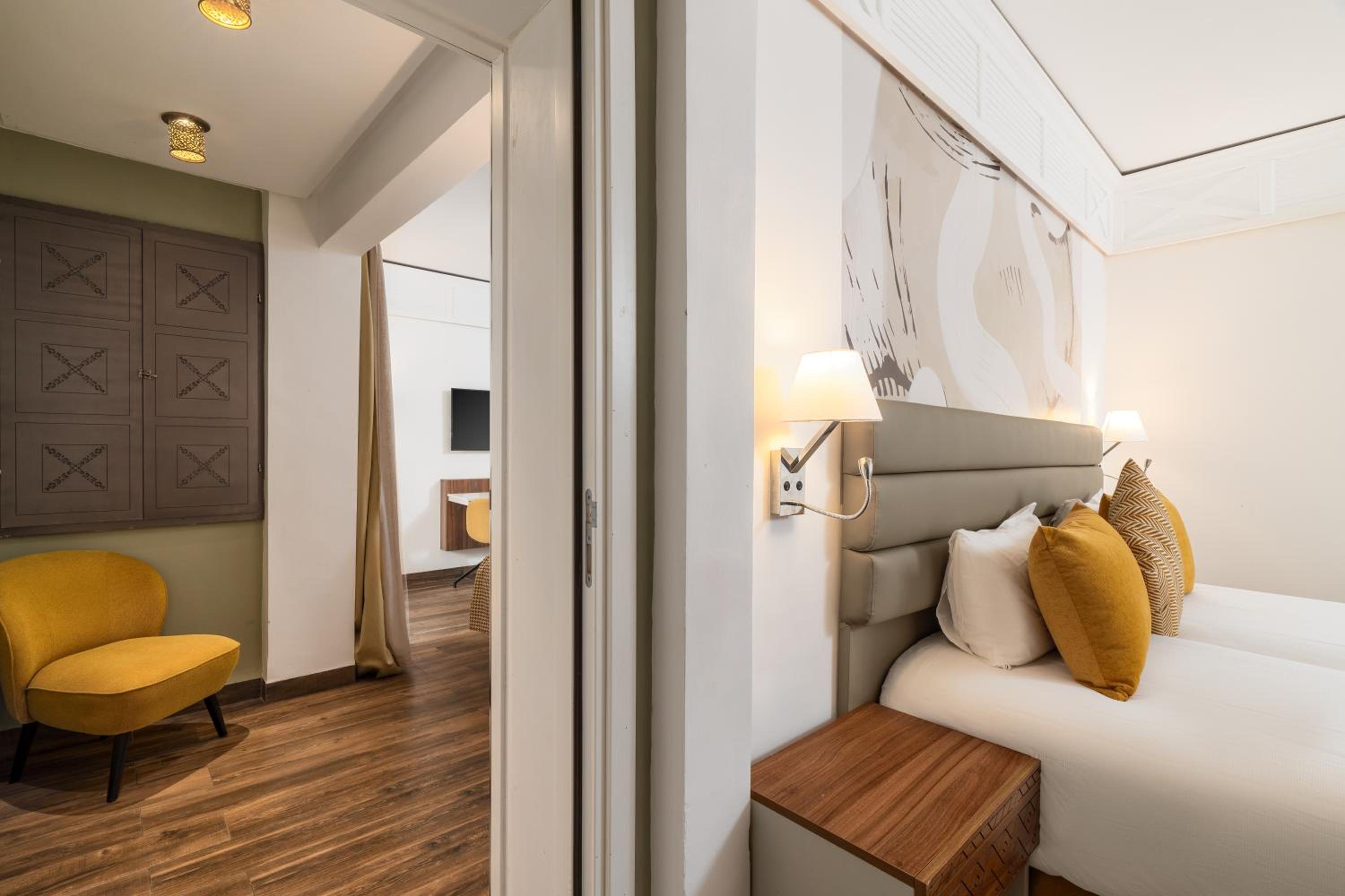 Family offer (2 adjoining rooms)
