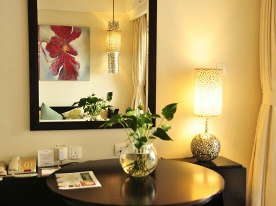 Superior Ocean-view Queen Bed Room