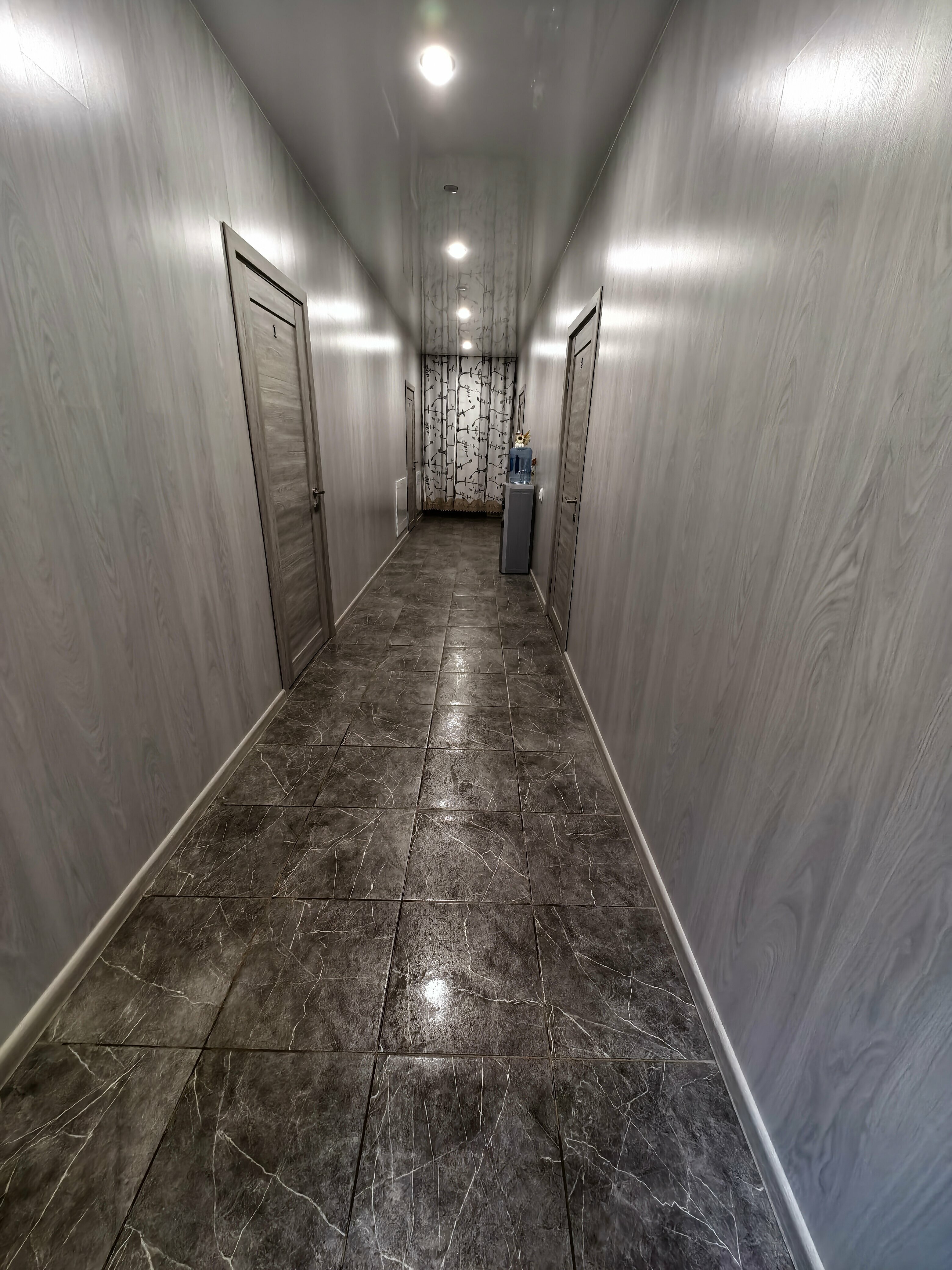 Трехместный номер с основными удобствами