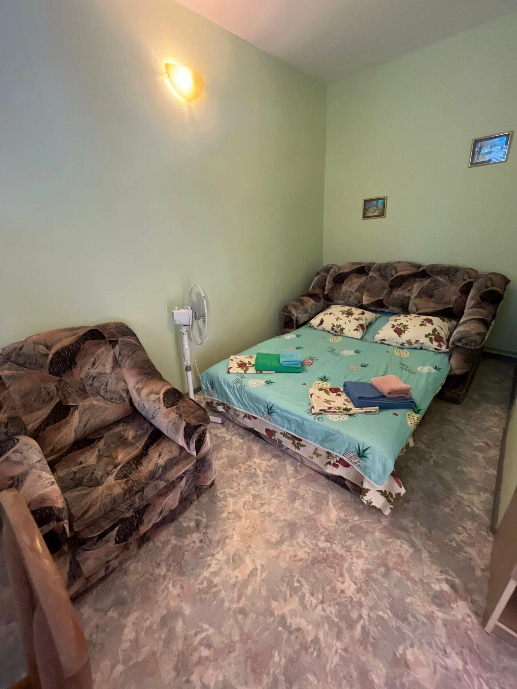 Четырехместный номер с видом на сад