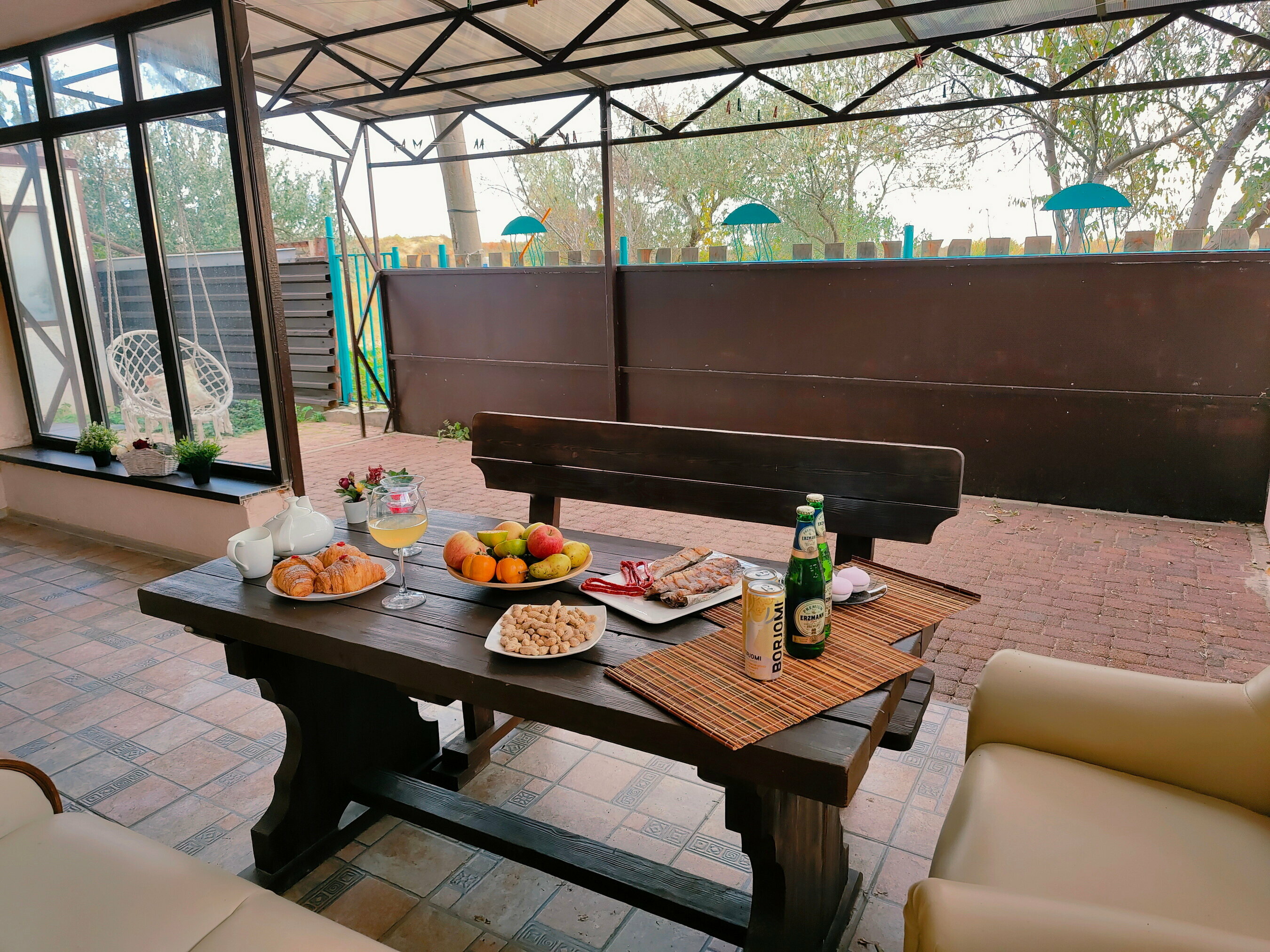 Дом с террасой и панорамным видом на море