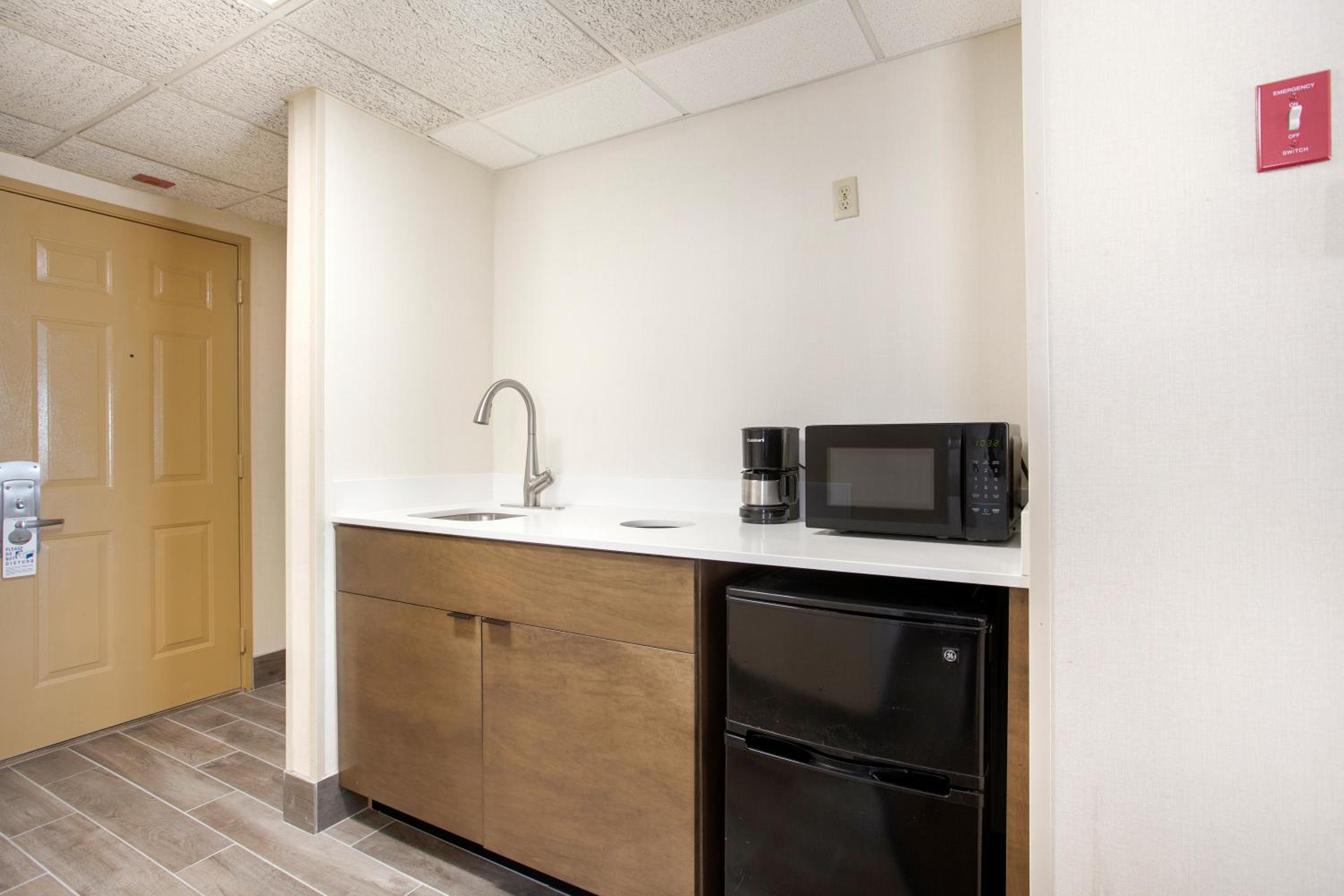 2 Queens Room with Front Ocean View