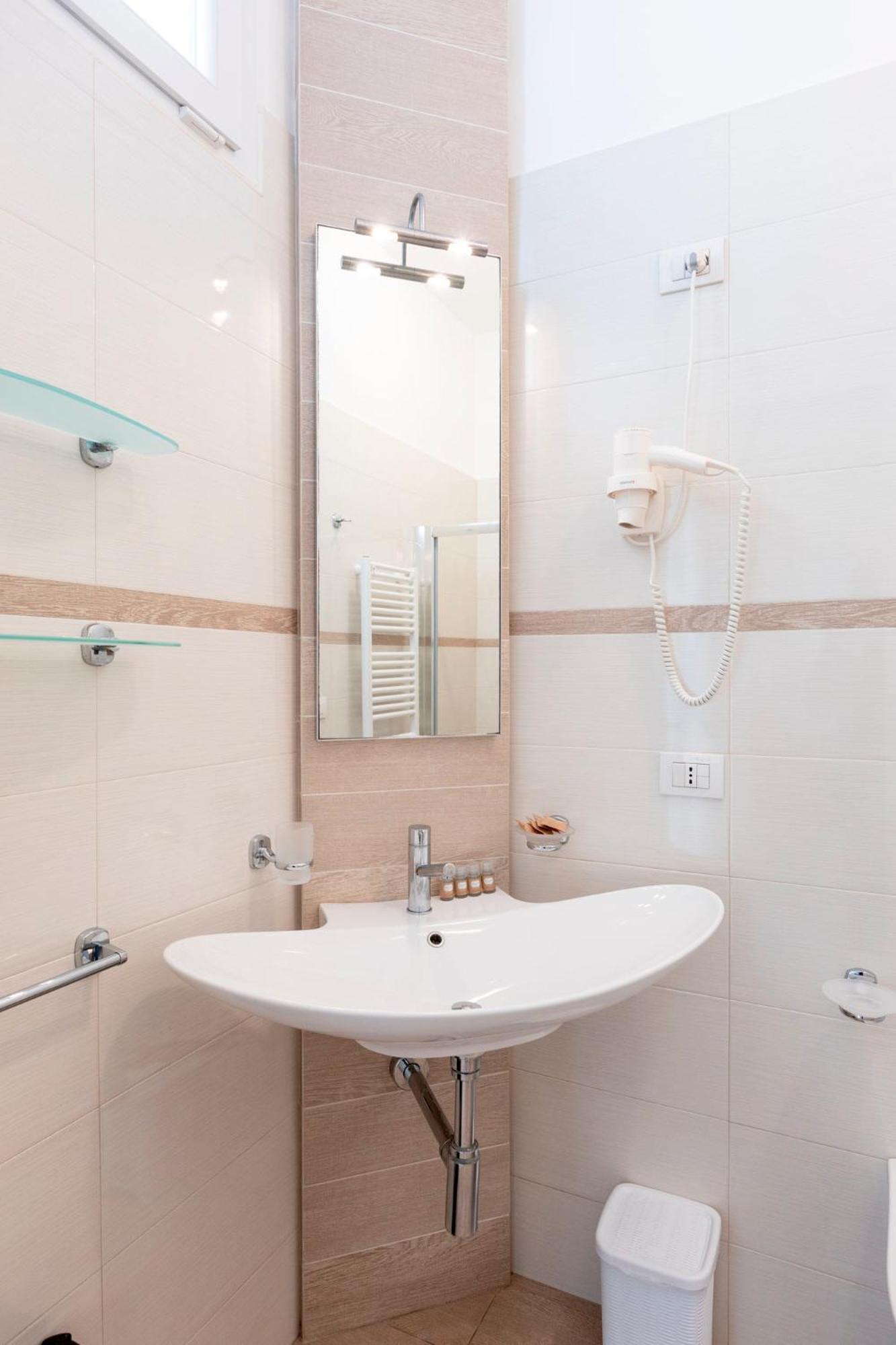 Classic One-Bedroom Apartment with King Bed