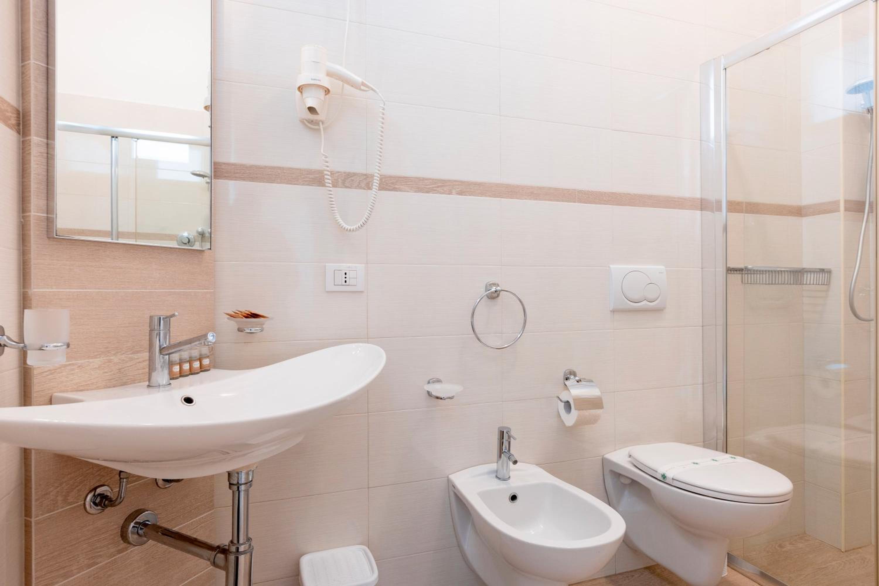 Classic One-Bedroom Apartment with King Bed