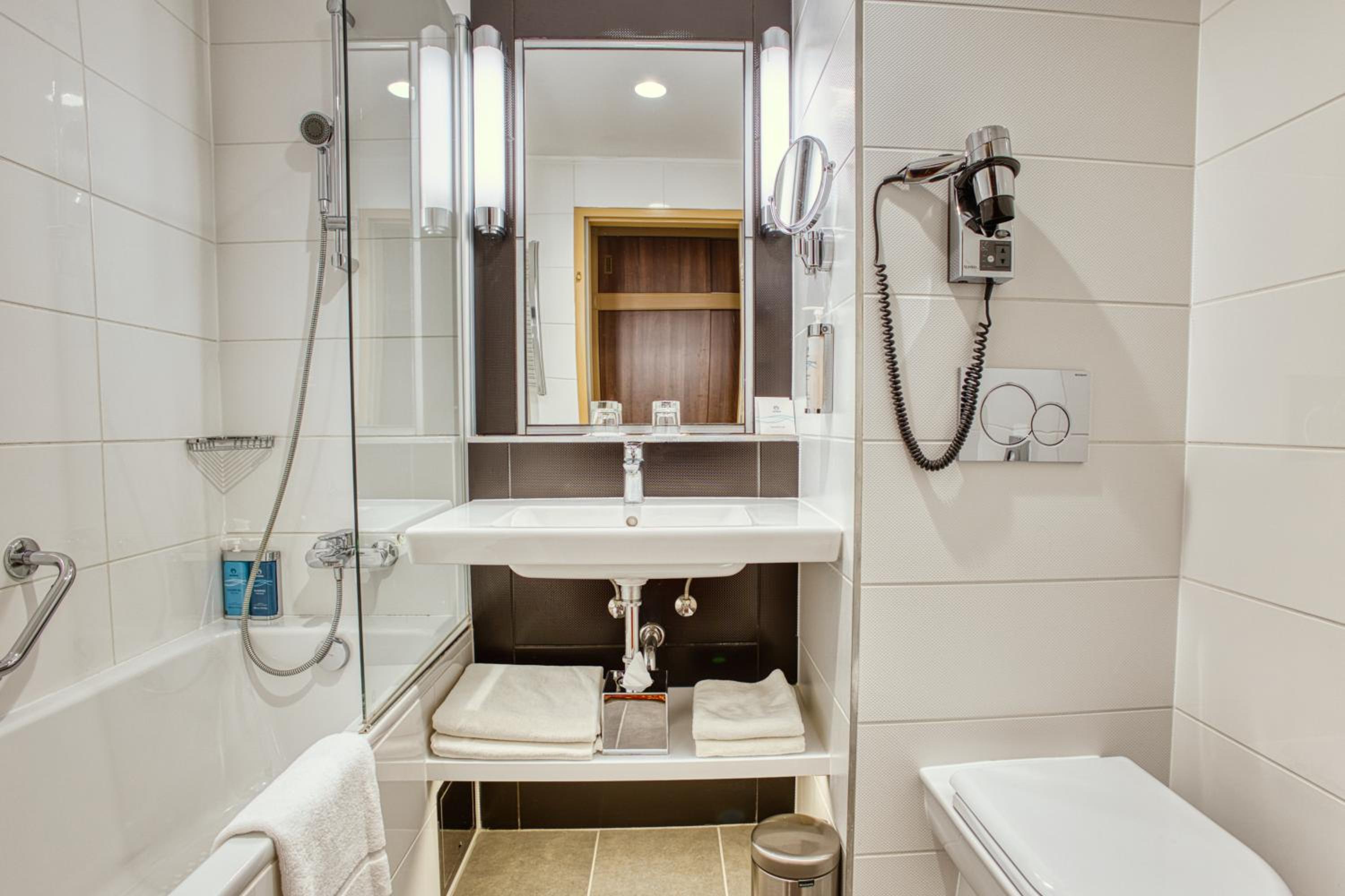Deluxe Plus Twin Room with Wellness and Fitness Access