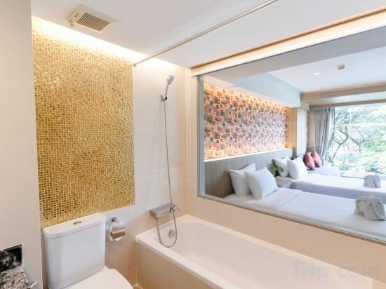 Superior Lake Building King Bed