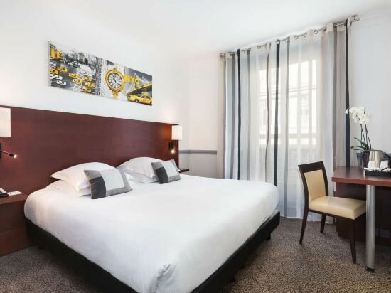 Classic Room 1 Queen bed