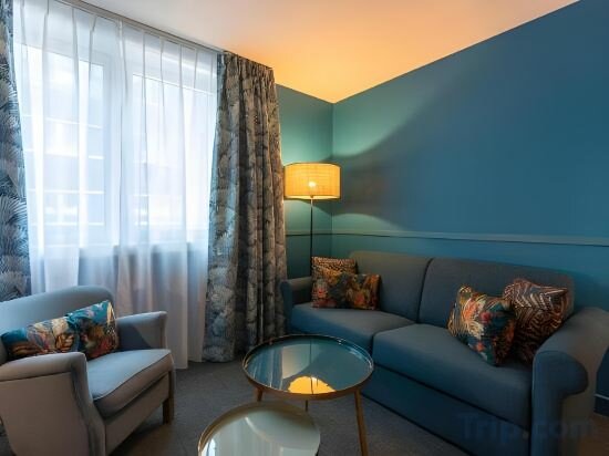 King Suite with Sofa Bed