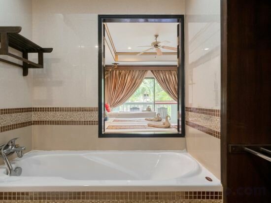 Suite Twin Room With Pool View