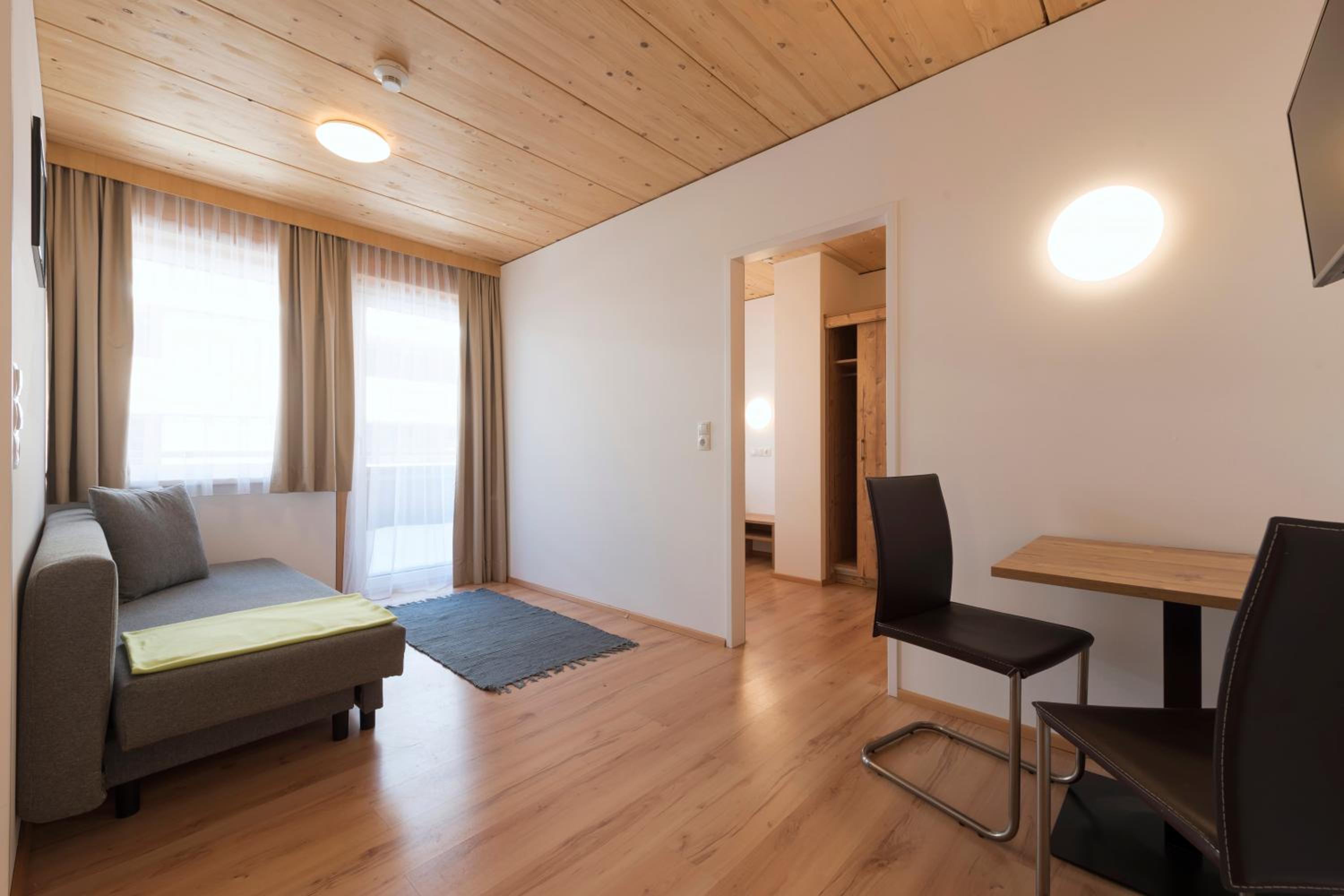 Family Room (3 Adults)