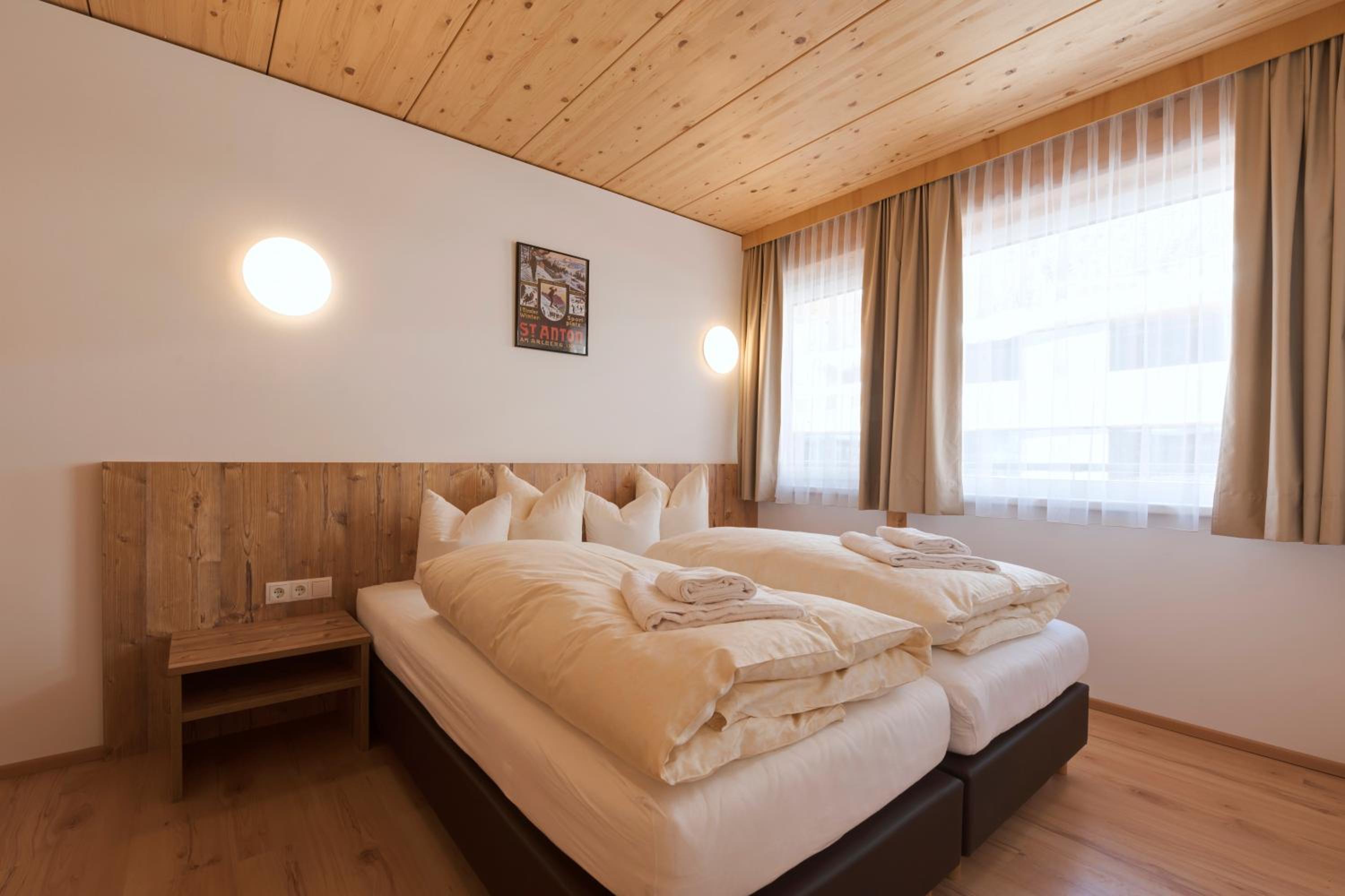 Family Room (3 Adults)