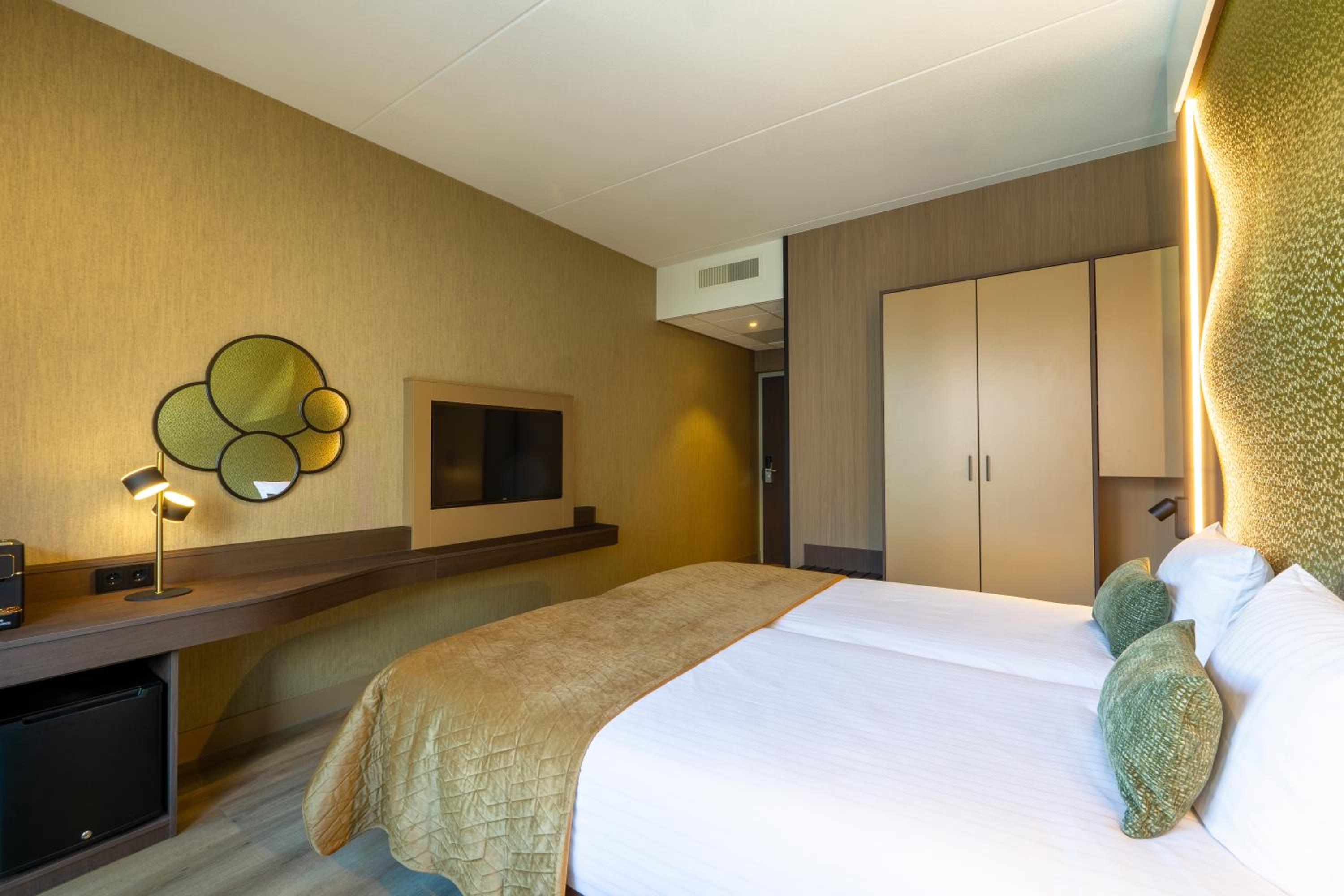 Twin Room Side Sea View