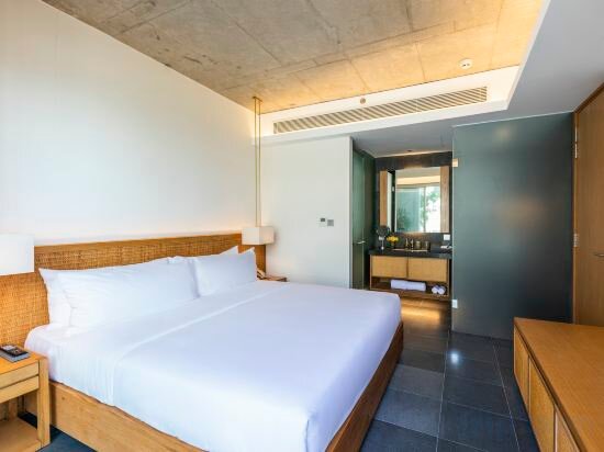 One Bedroom Apartment with Balcony