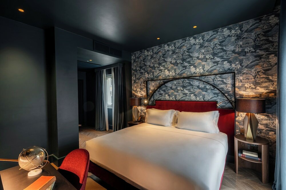 Signature Suite