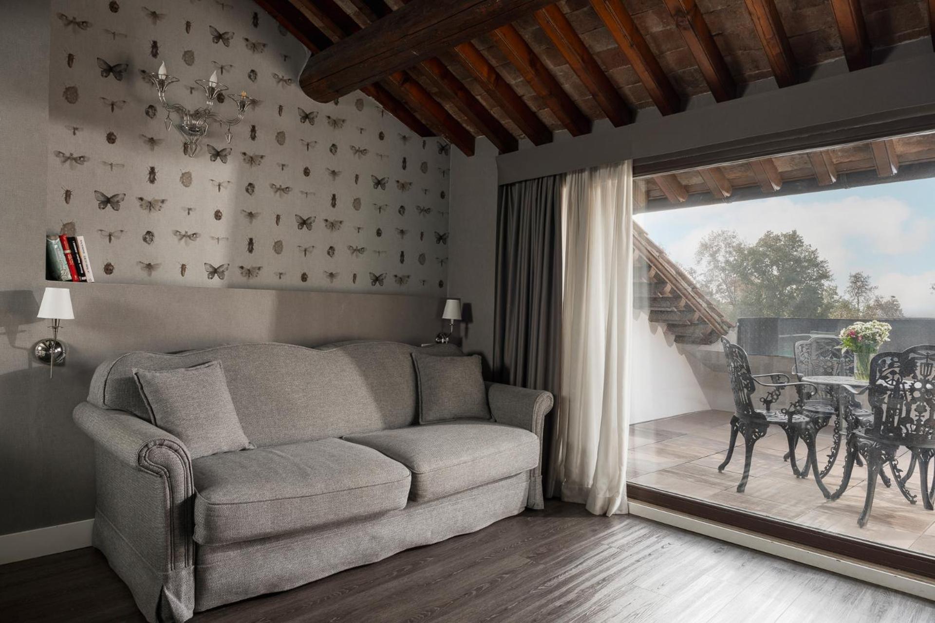 Loft with Patio View (4 Adults)