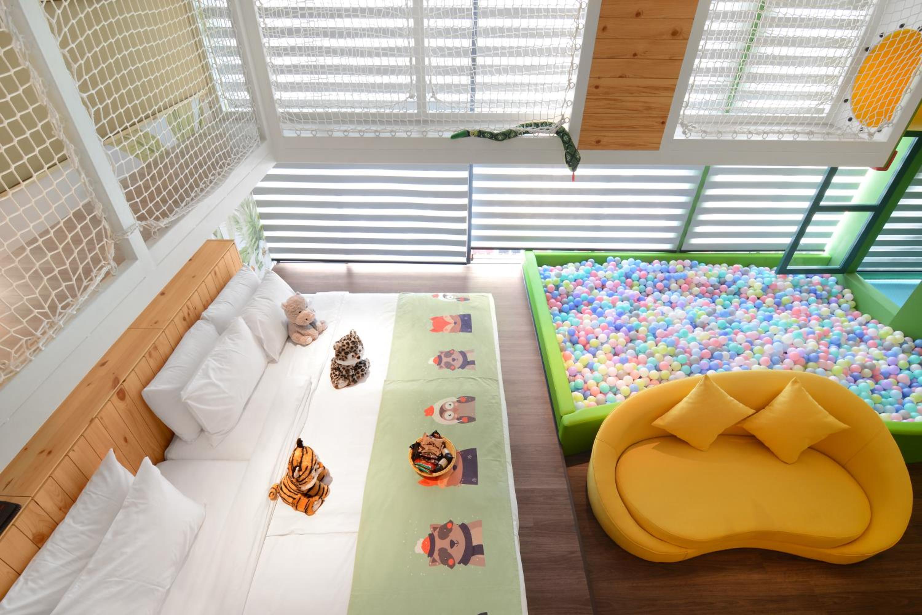 Safari Suite