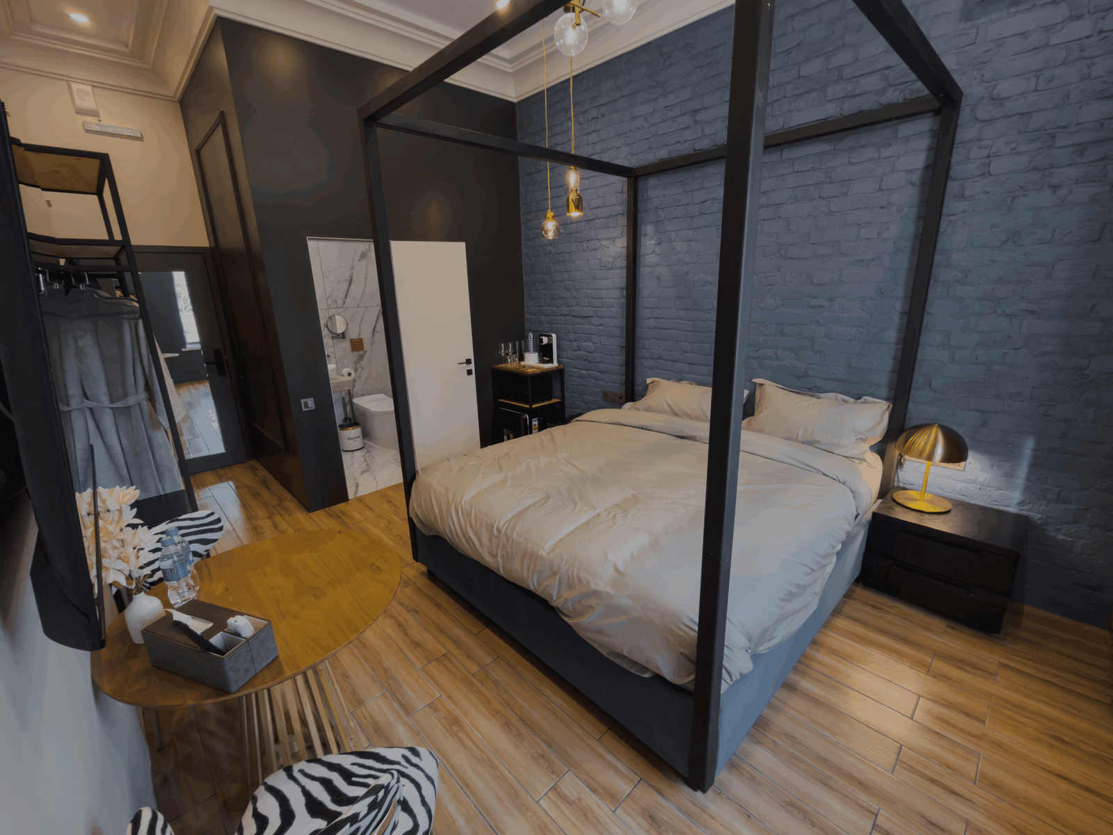 Улучшенный номер с кроватью размера «king-size»