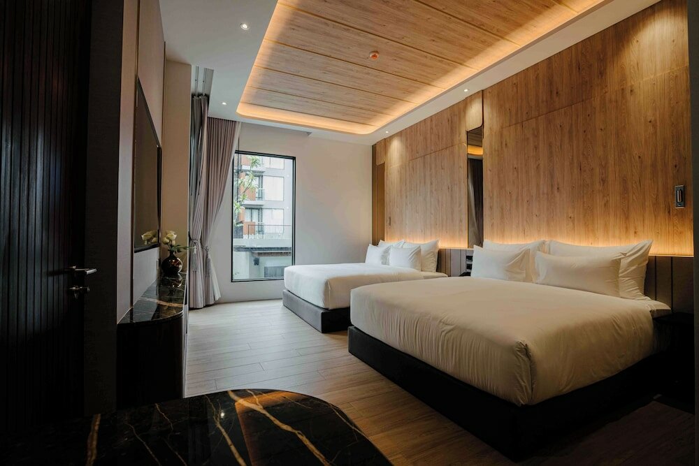 Friend and Family Pool View