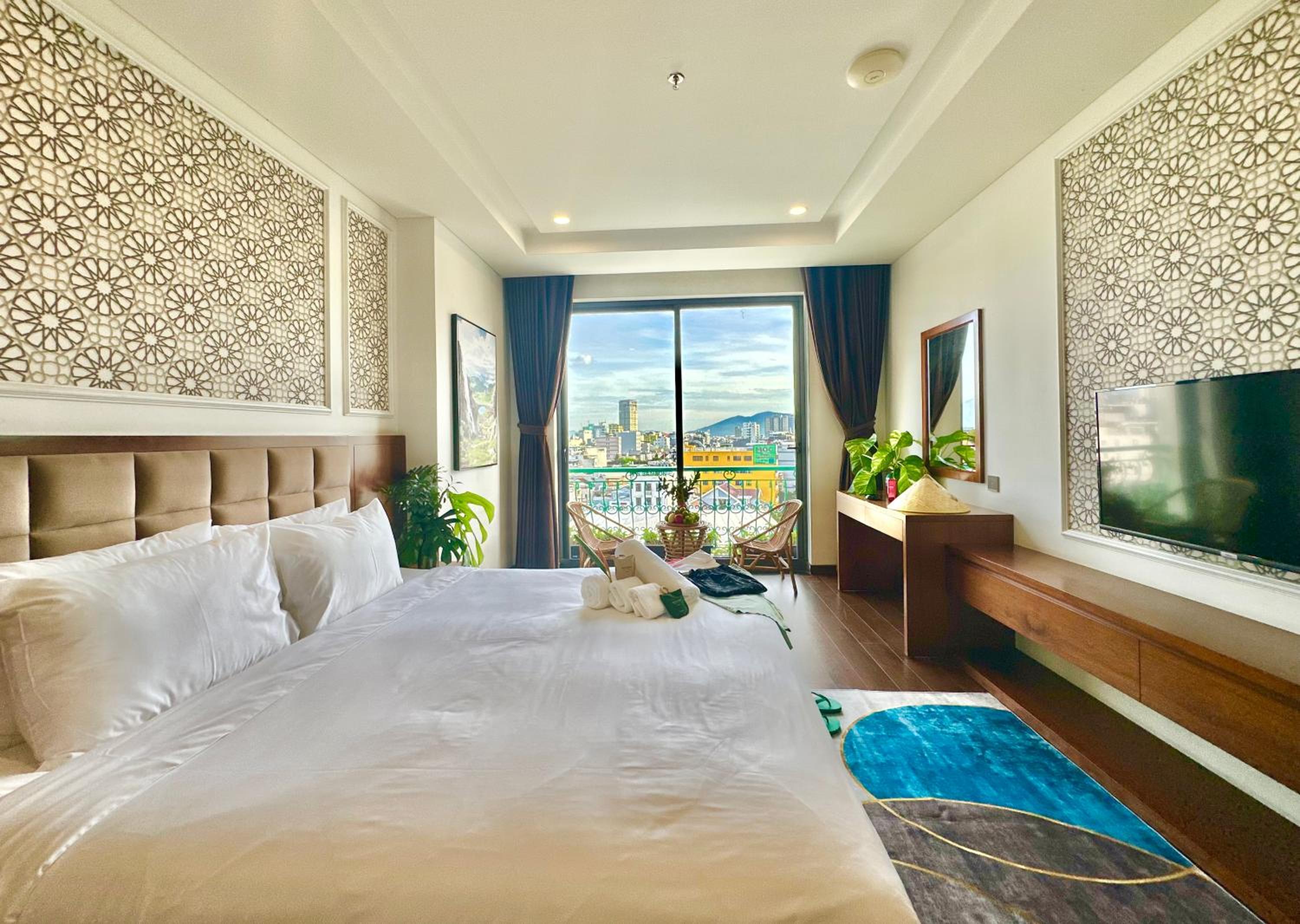 Deluxe Double Room with Balcony