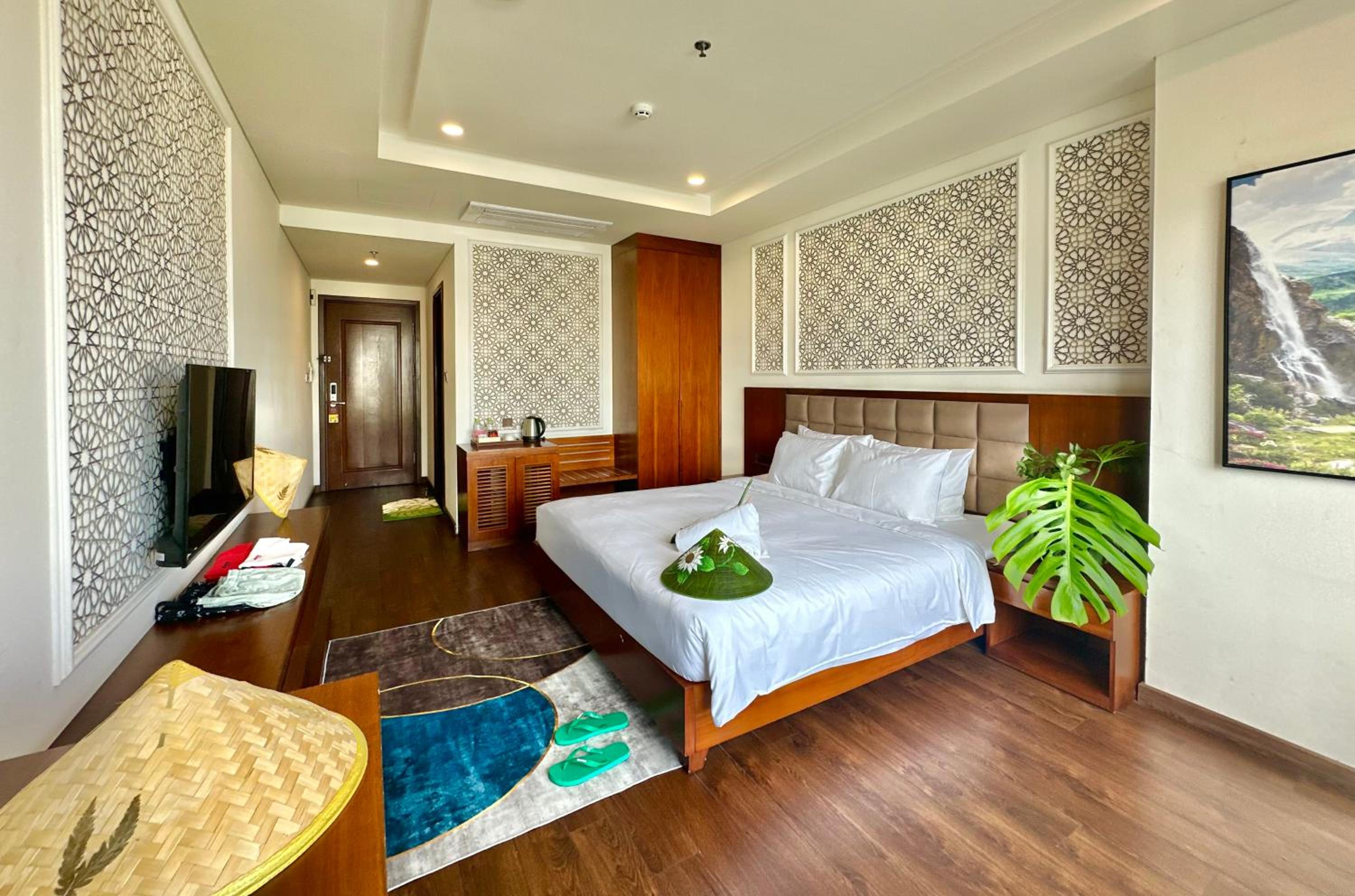Deluxe Double Room with Balcony