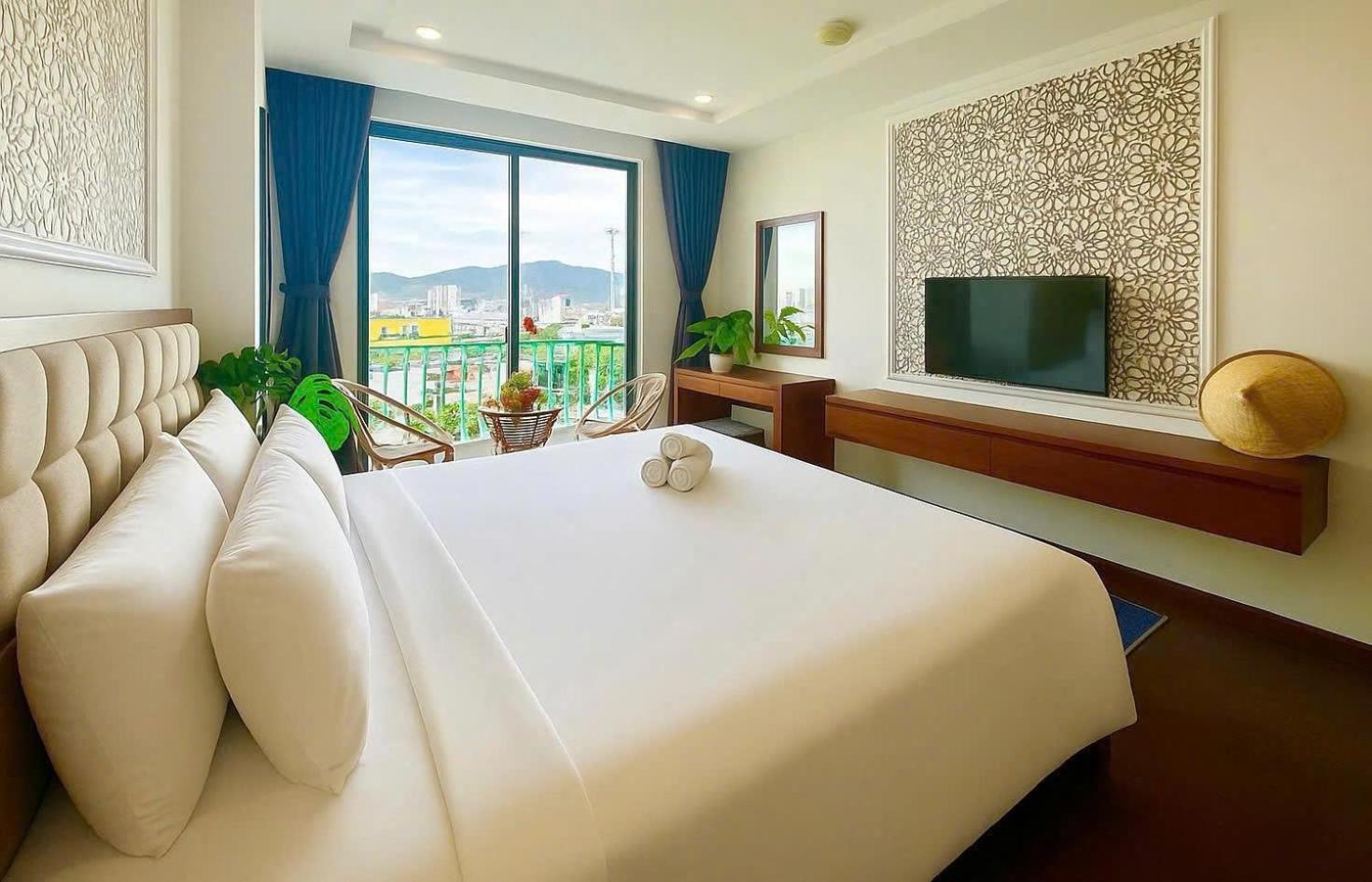 Deluxe Double Room with Balcony